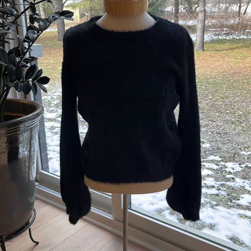 EUC Iris sweater